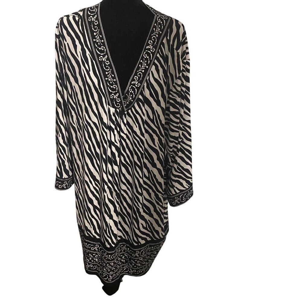 Maggie Barnes Women’s‎ Plus Size Shirt Black & White Zebra Print Size 5X 34/36w